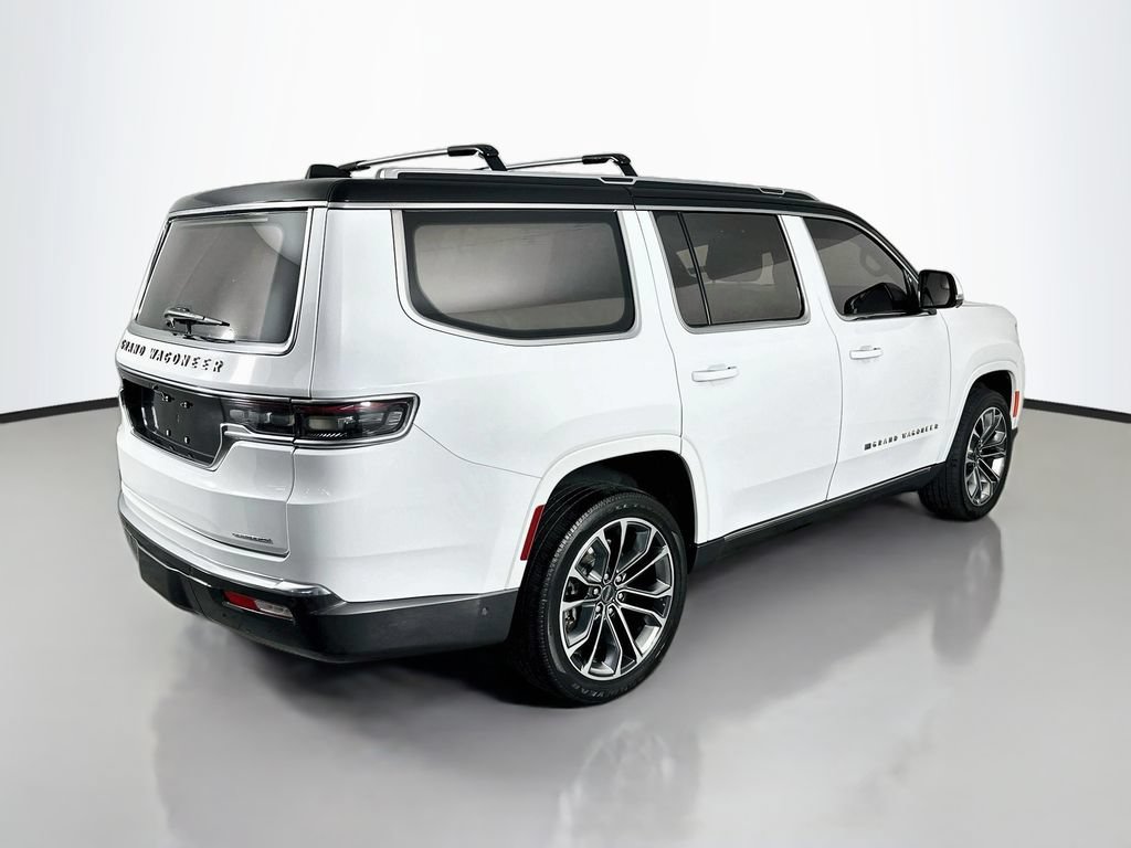 Used 2022 Jeep Grand Wagoneer Series III w/ HD Trailer Tow Package AWD/4WD image 7