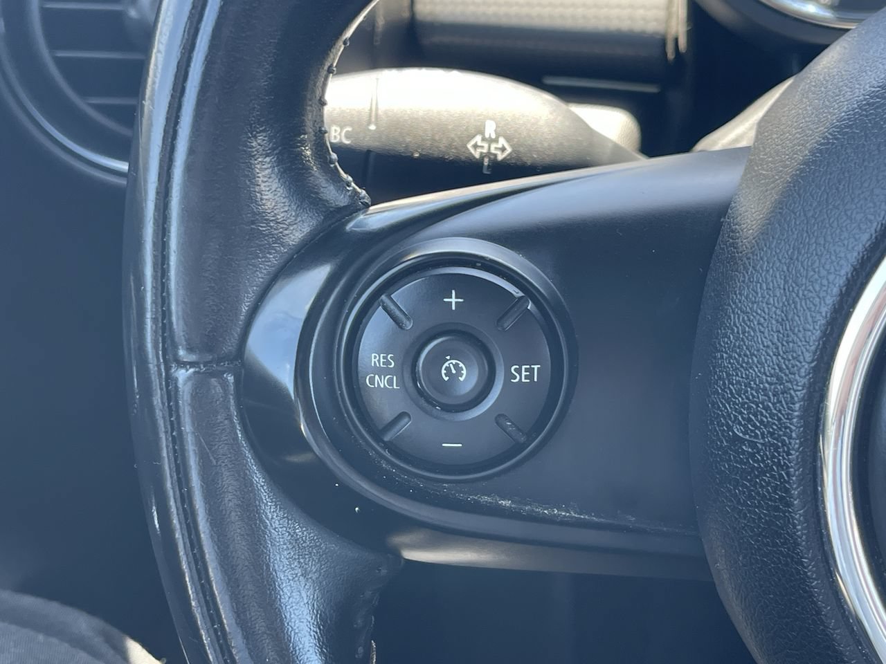 Used 2019 MINI Cooper 4-Door Hardtop FWD image 26