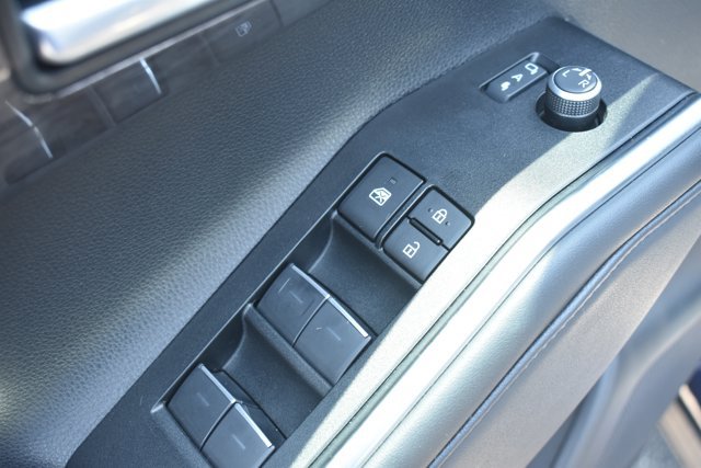 Used 2025 Toyota Highlander Limited FWD image 13
