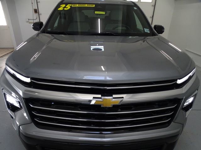 Used 2025 Chevrolet Traverse High Country w/ LPO, Floor Liner Package AWD/4WD image 24