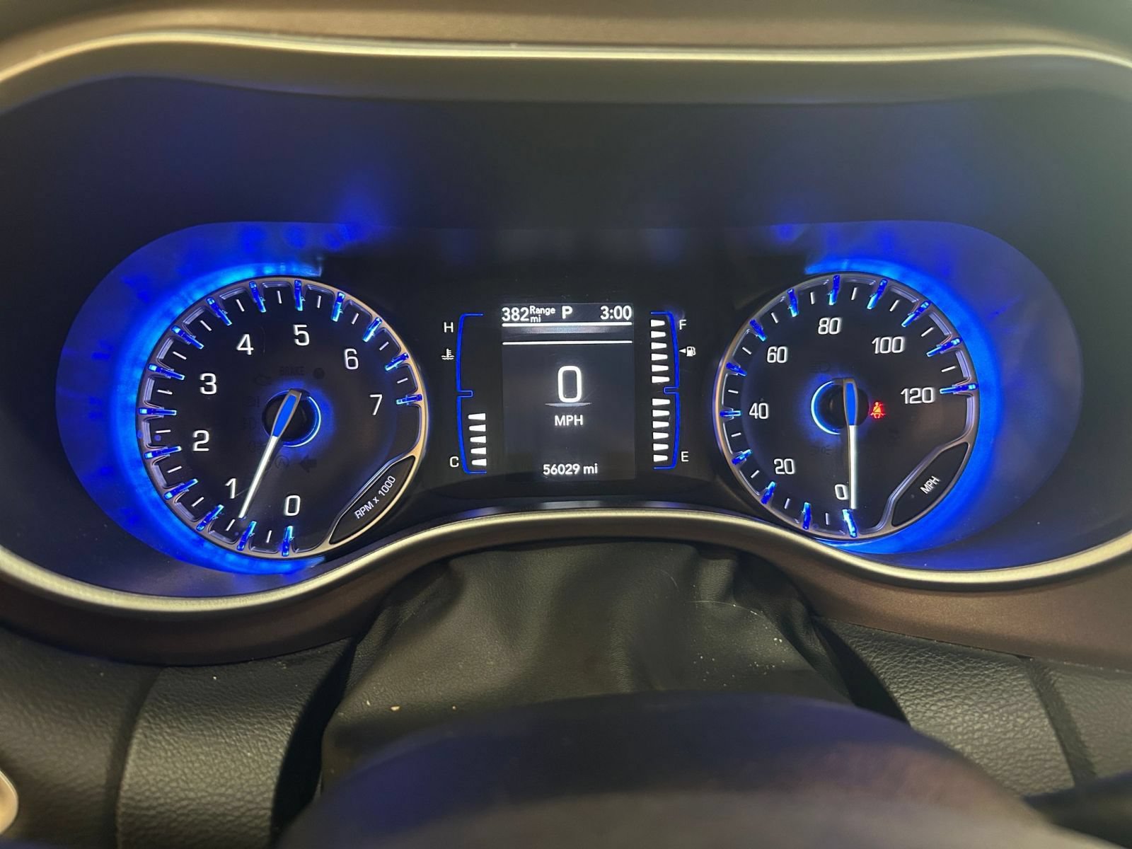 Used 2024 Chrysler Voyager LX FWD image 41