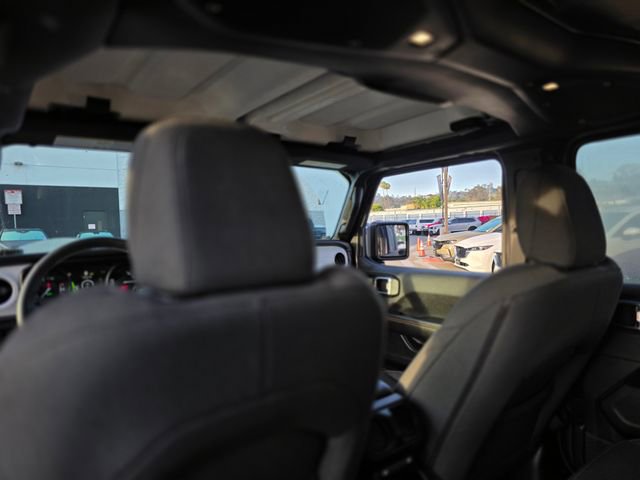 Used 2025 Jeep Wrangler Unlimited Sahara image 15