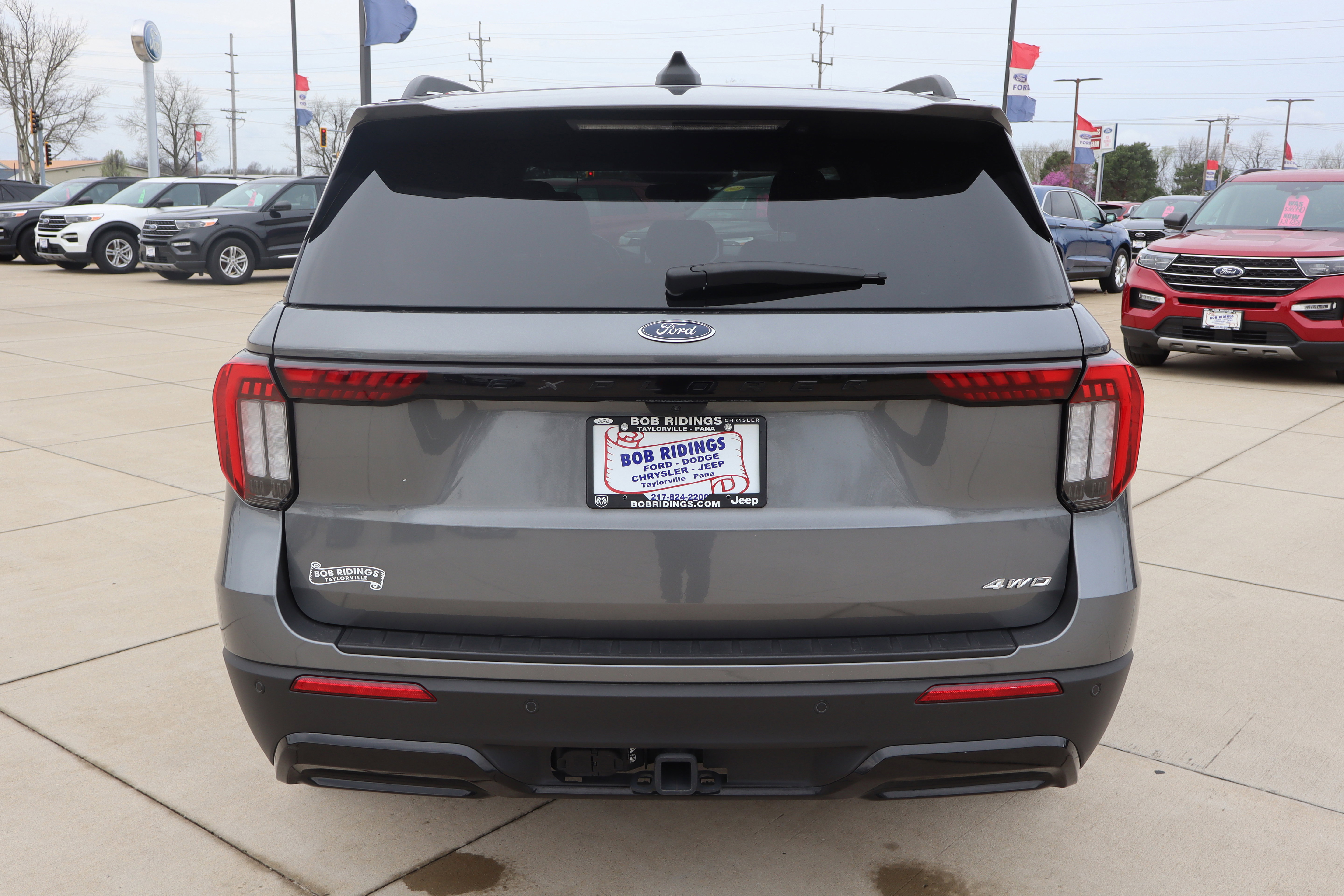Used 2025 Ford Explorer ST-Line w/ ST-Line Street Pack AWD/4WD image 6