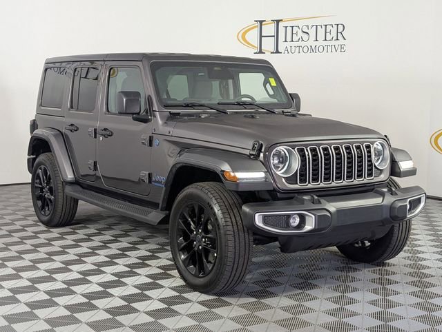 Used 2025 Jeep Wrangler Unlimited Sahara AWD/4WD image 2