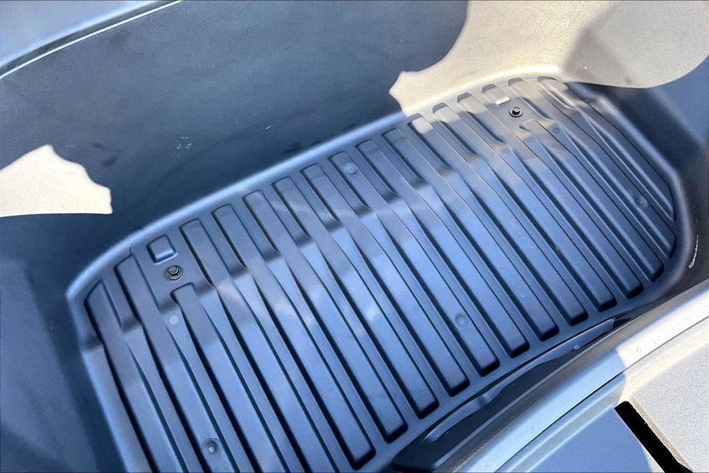 Used 2024 Tesla Model 3 Standard Range RWD image 29
