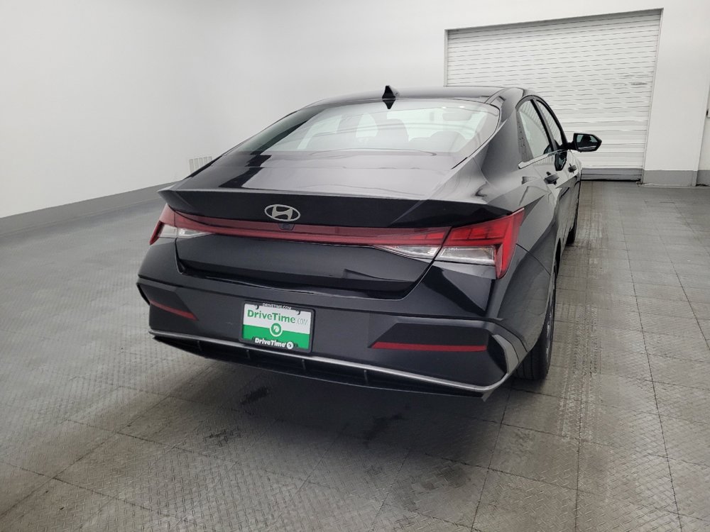 Used 2025 Hyundai Elantra SEL image 7