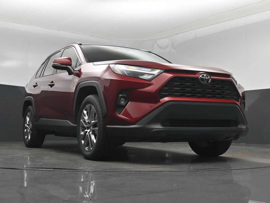 Used 2022 Toyota RAV4 XLE Premium FWD image 32