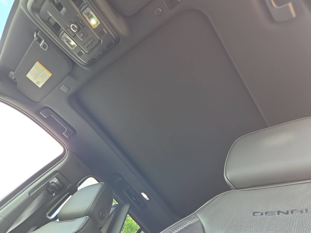 Used 2021 GMC Yukon Denali w/ Denali Ultimate Package AWD/4WD image 19