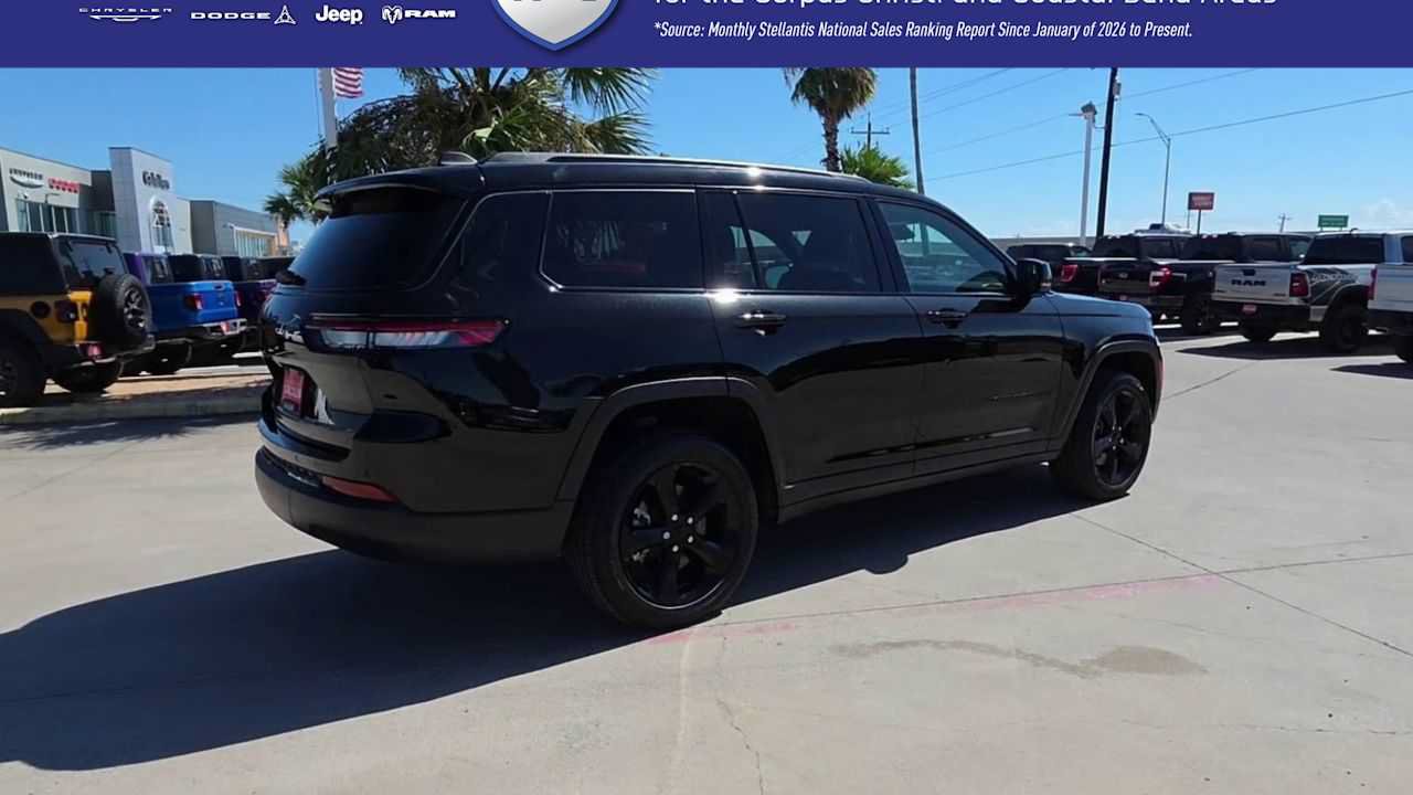Used 2024 Jeep Grand Cherokee L Altitude AWD/4WD image 8