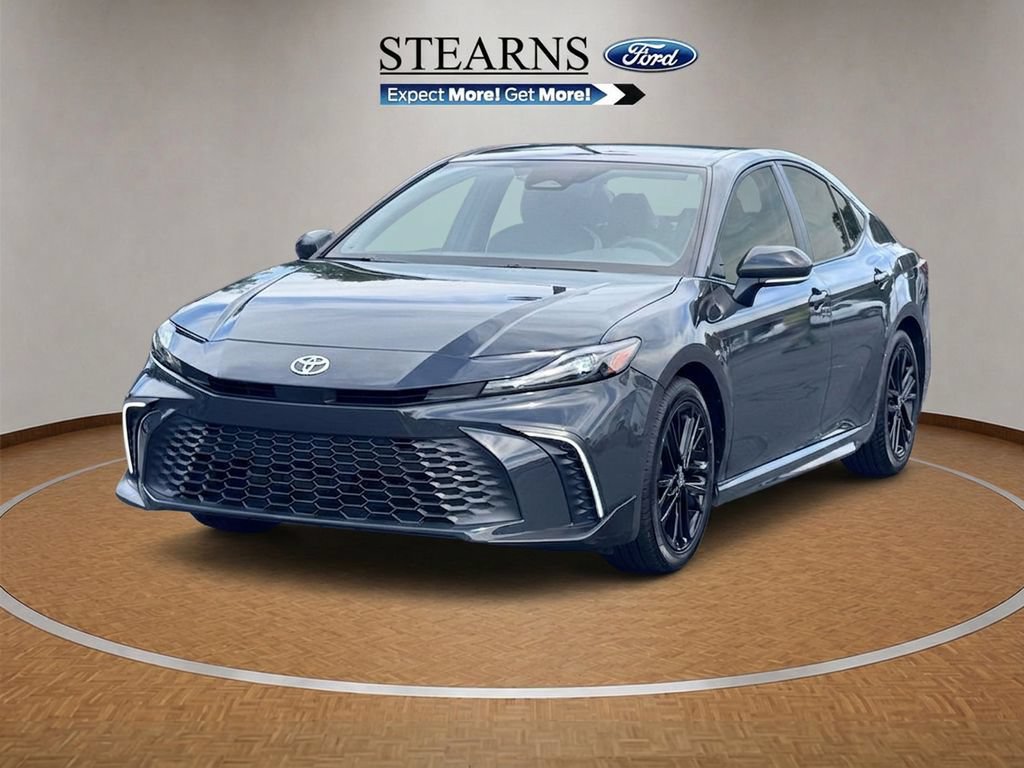 Used 2025 Toyota Camry SE w/ Convenience Package FWD image 2