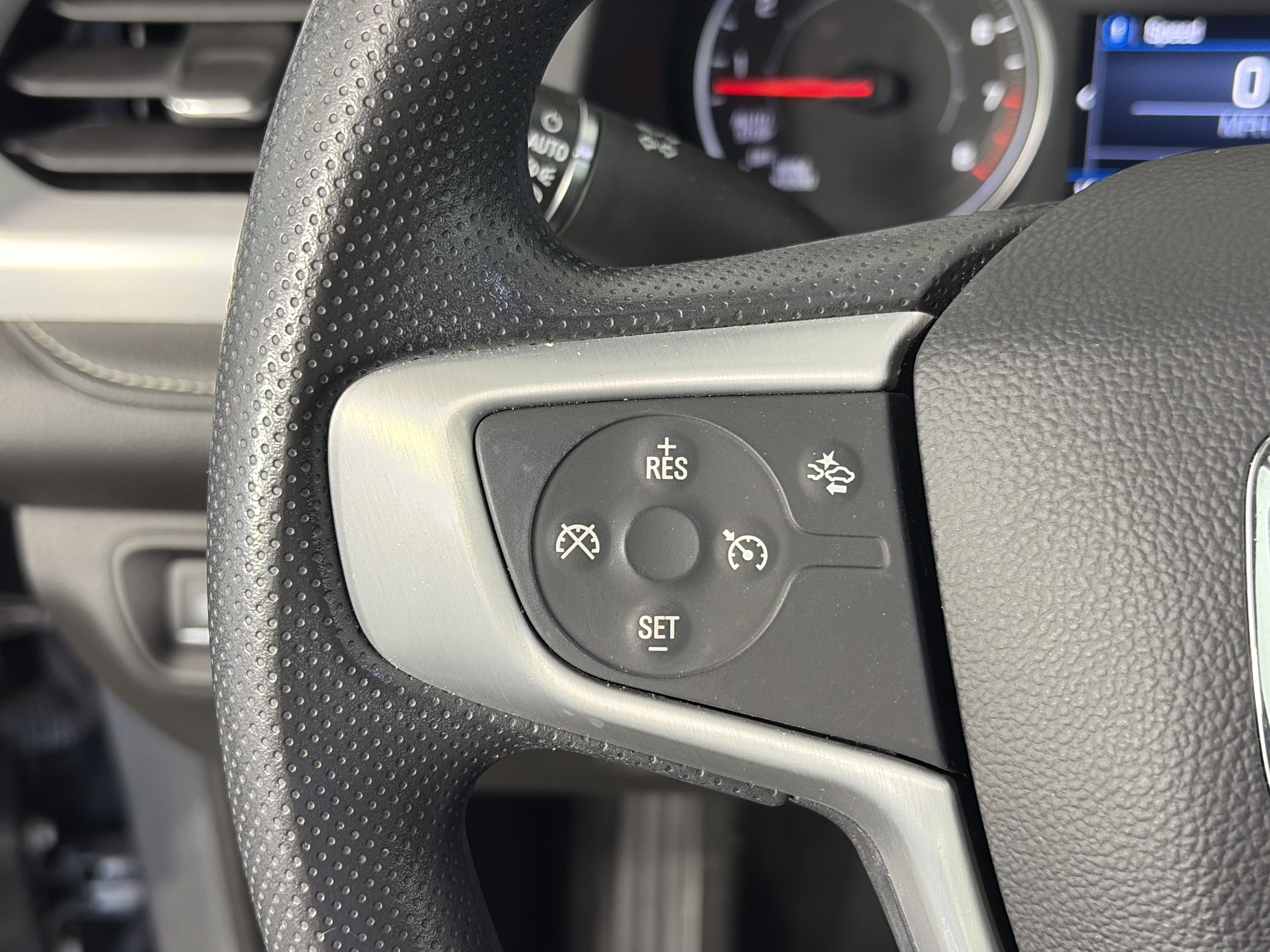 Used 2021 GMC Acadia SLE w/ Driver Convenience Package FWD image 32