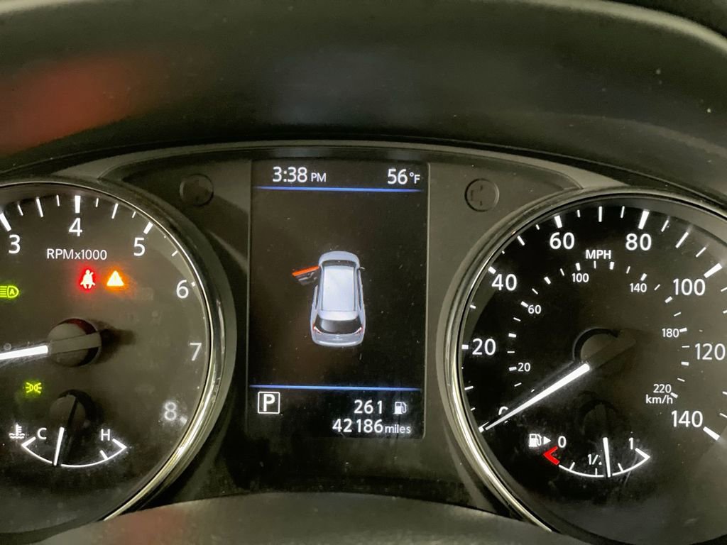 Used 2019 Nissan Rogue SL w/ Premium Package image 12