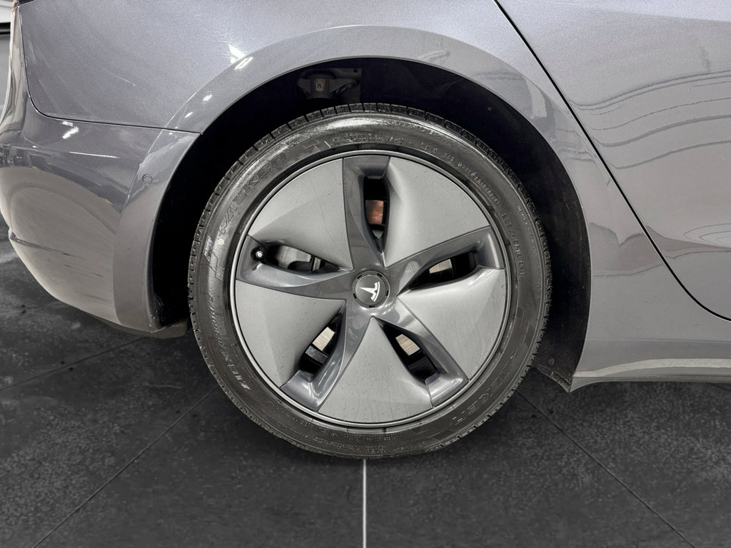 Used 2020 Tesla Model 3 Standard Range Plus image 35