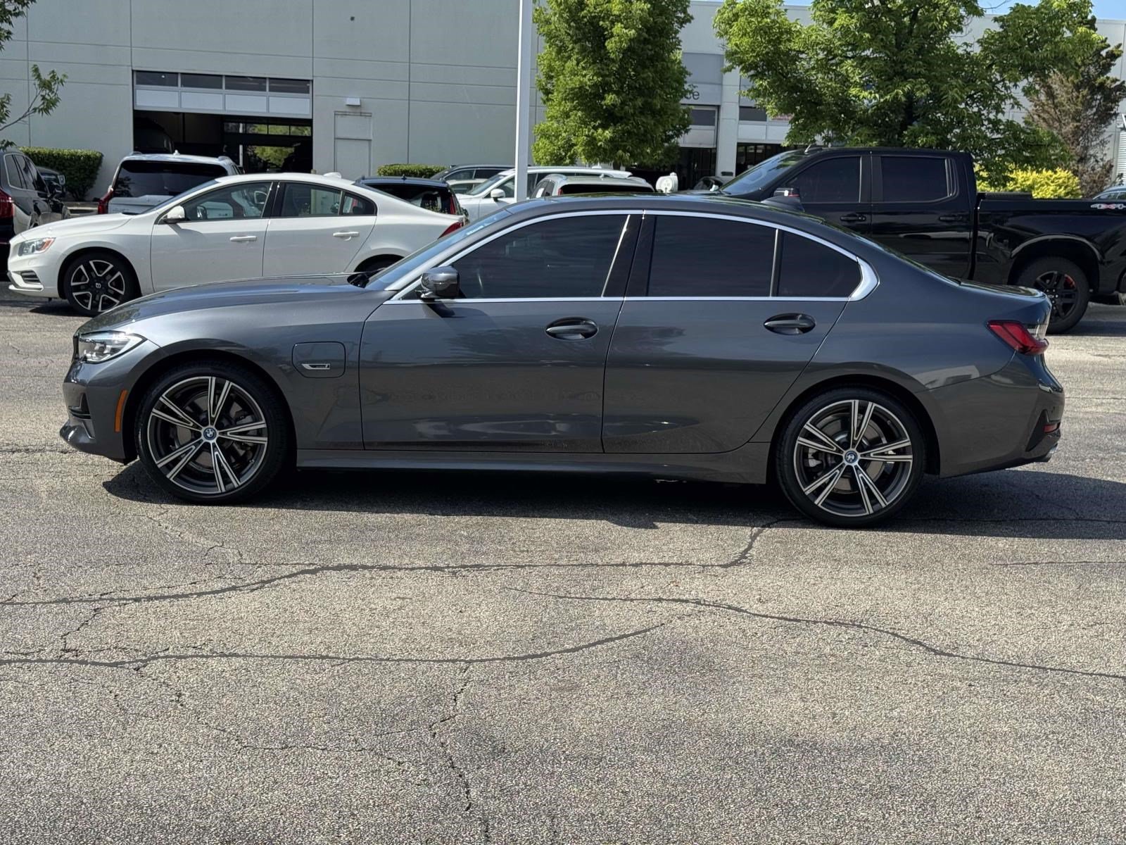 Used 2022 BMW 330e w/ Convenience Package RWD image 8