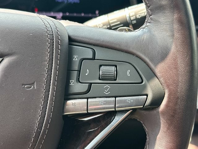Used 2023 Cadillac Escalade ESV Premium Luxury Platinum AWD/4WD image 24