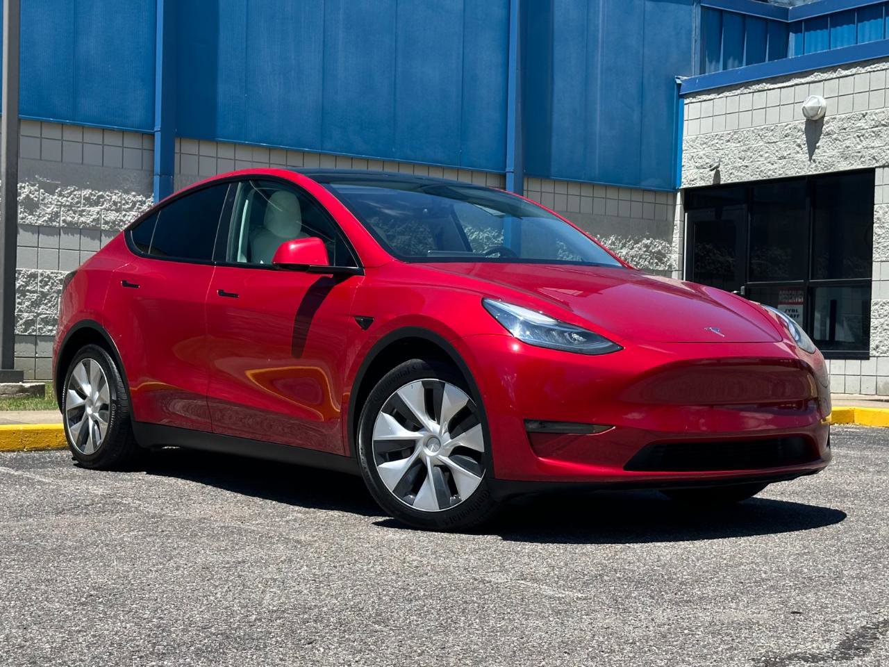 Used 2021 Tesla Model Y Long Range AWD/4WD image 3