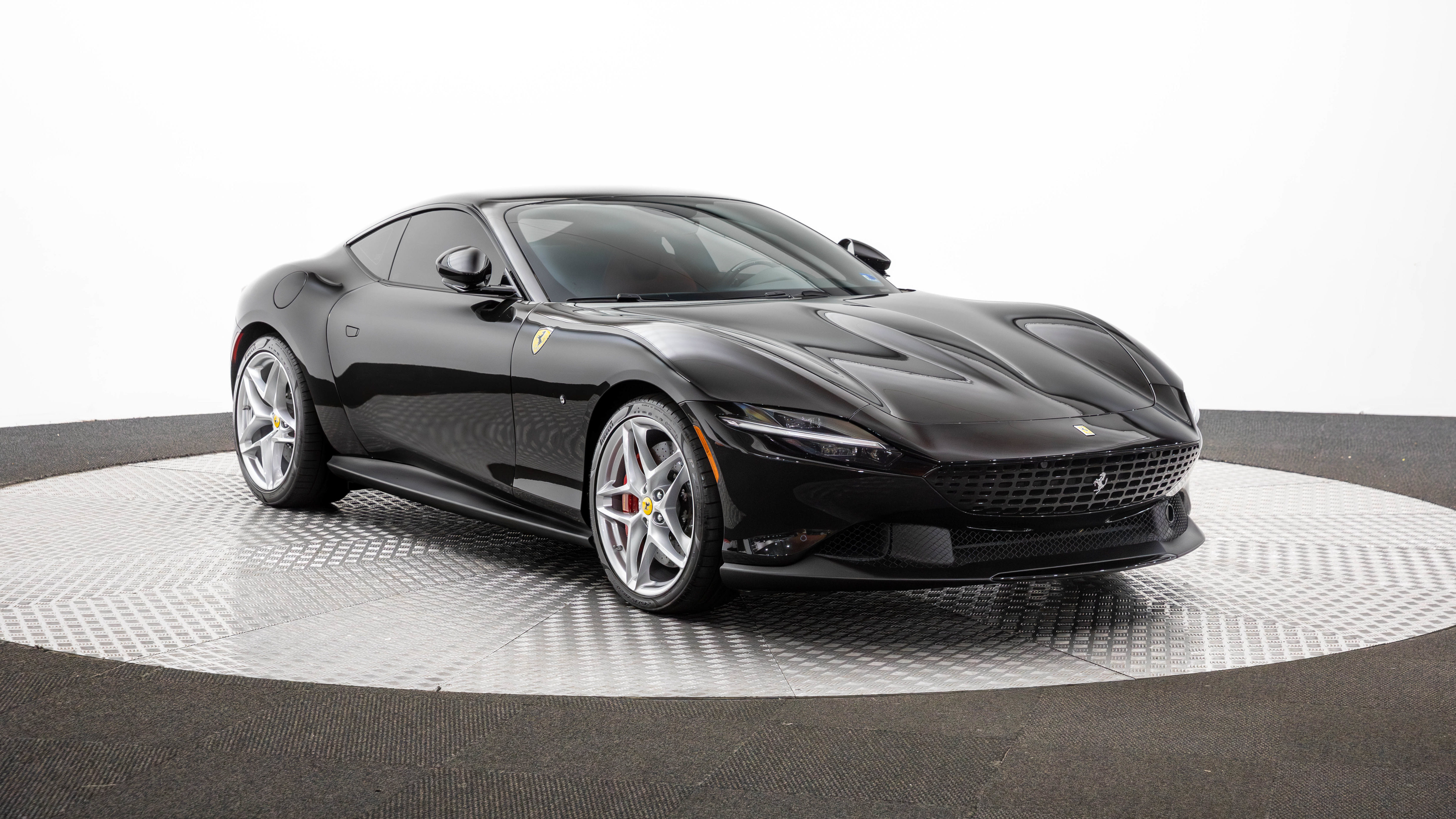 Certified 2022 Ferrari Roma RWD image 11