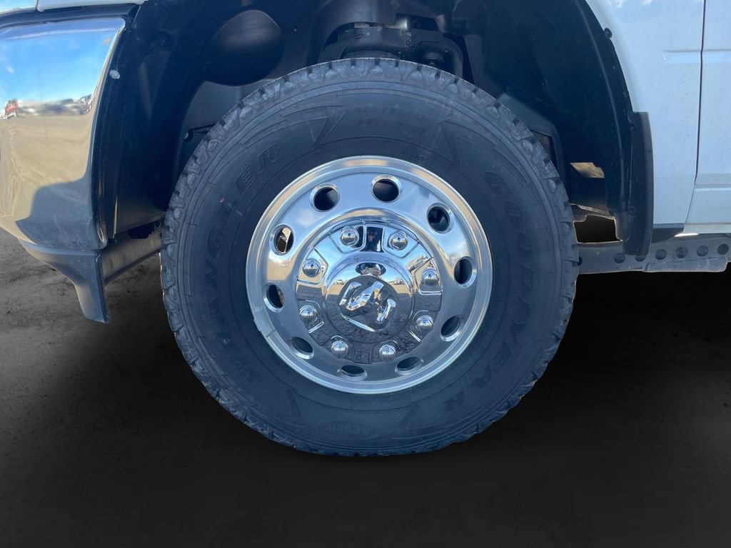 New 2025 RAM 3500 Tradesman w/ Chrome Appearance Group image 9