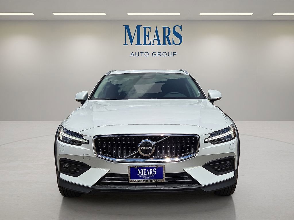 New 2026 Volvo V60 B5 Cross Country Plus w/ Protection Package Premier image 8