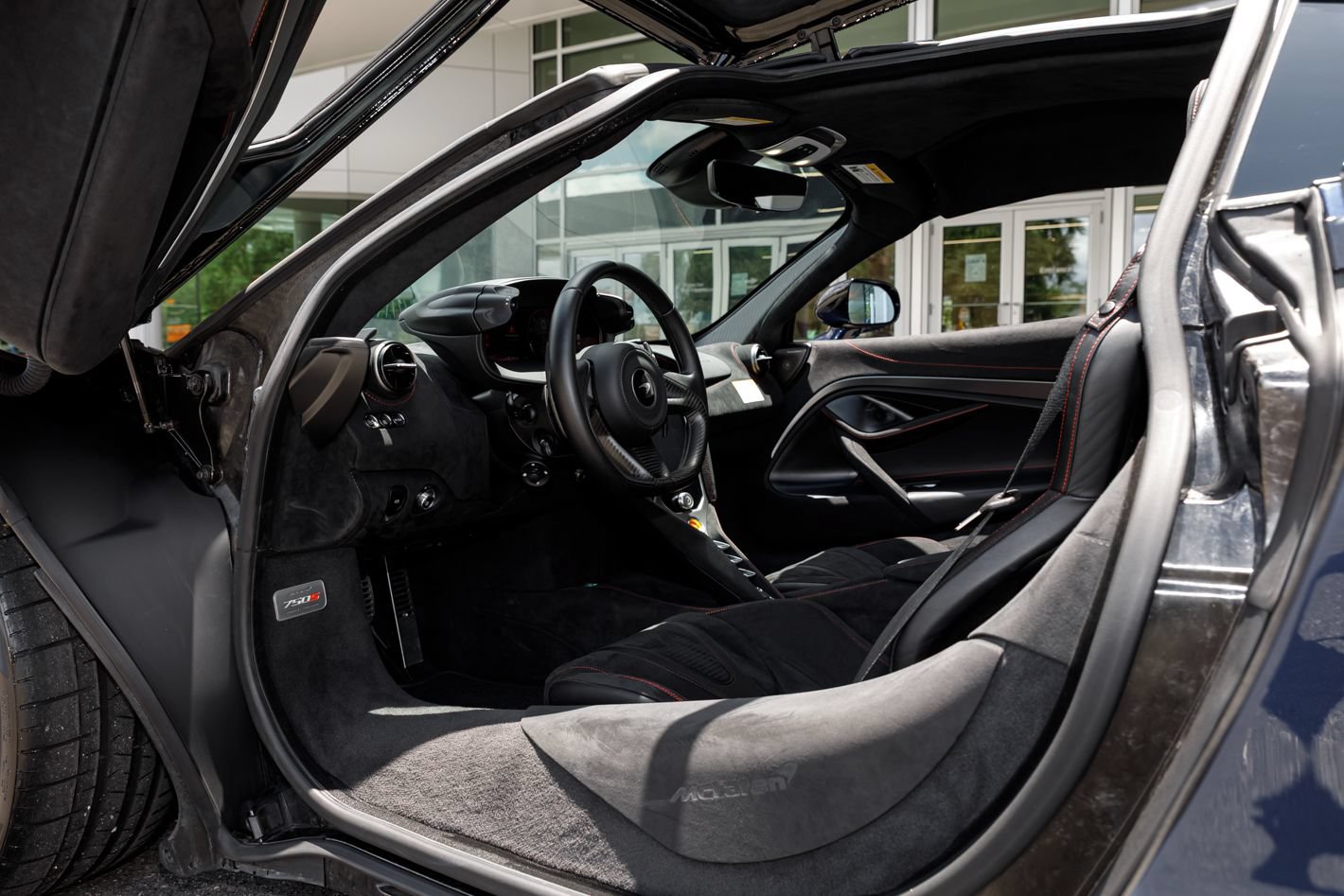Used 2025 McLaren 750S RWD image 51