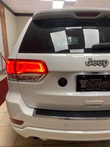 Used 2017 Jeep Grand Cherokee Overland RWD image 12