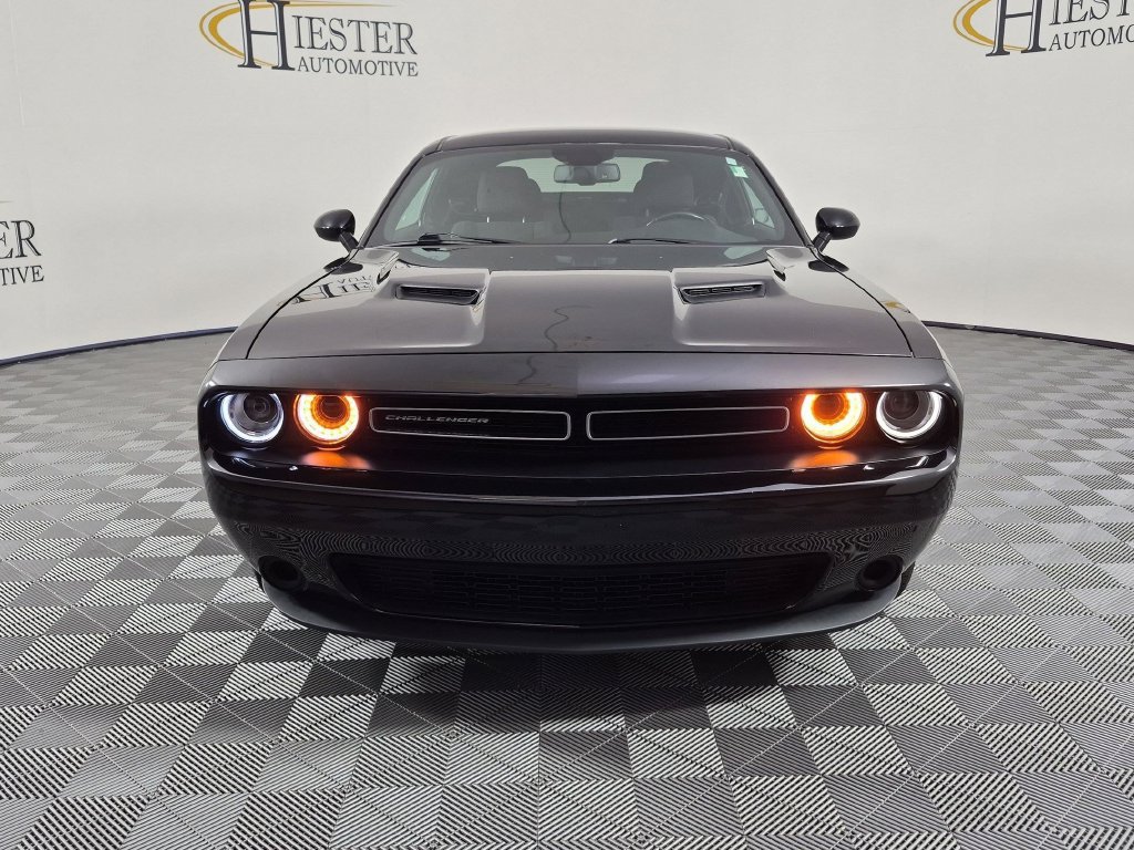 Used 2019 Dodge Challenger SXT RWD image 10