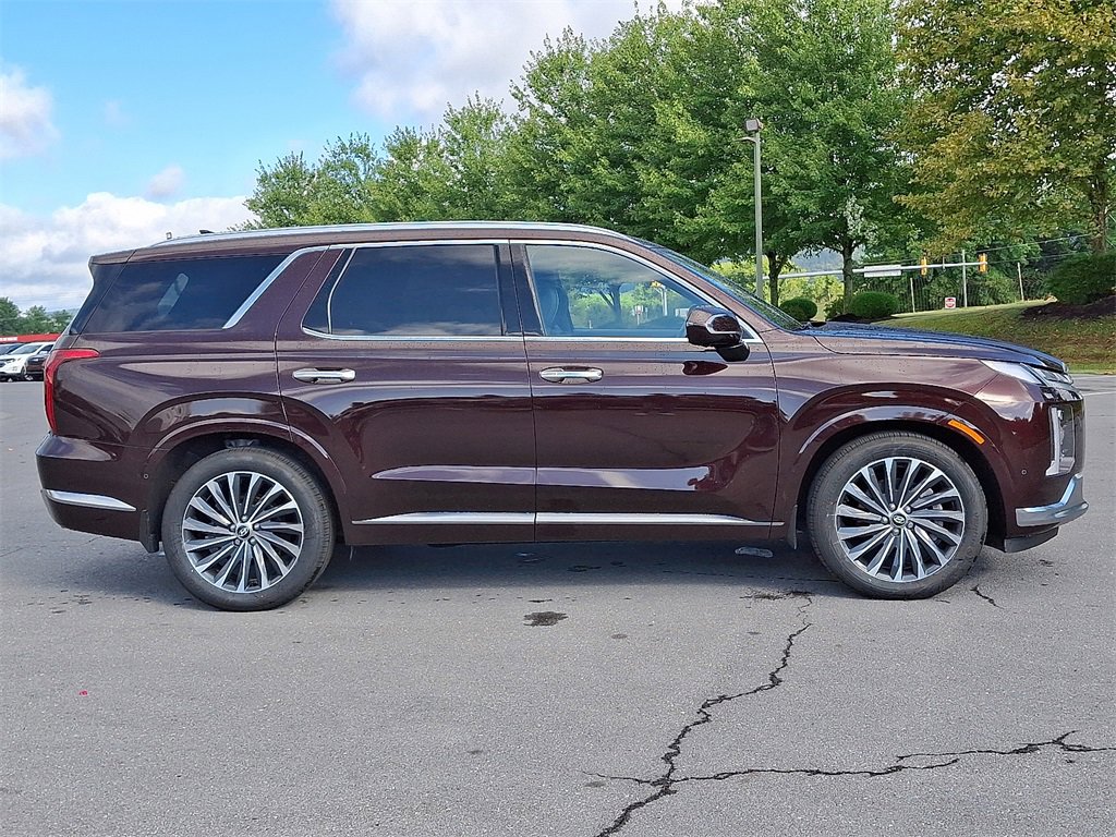Used 2023 Hyundai Palisade Calligraphy image 10