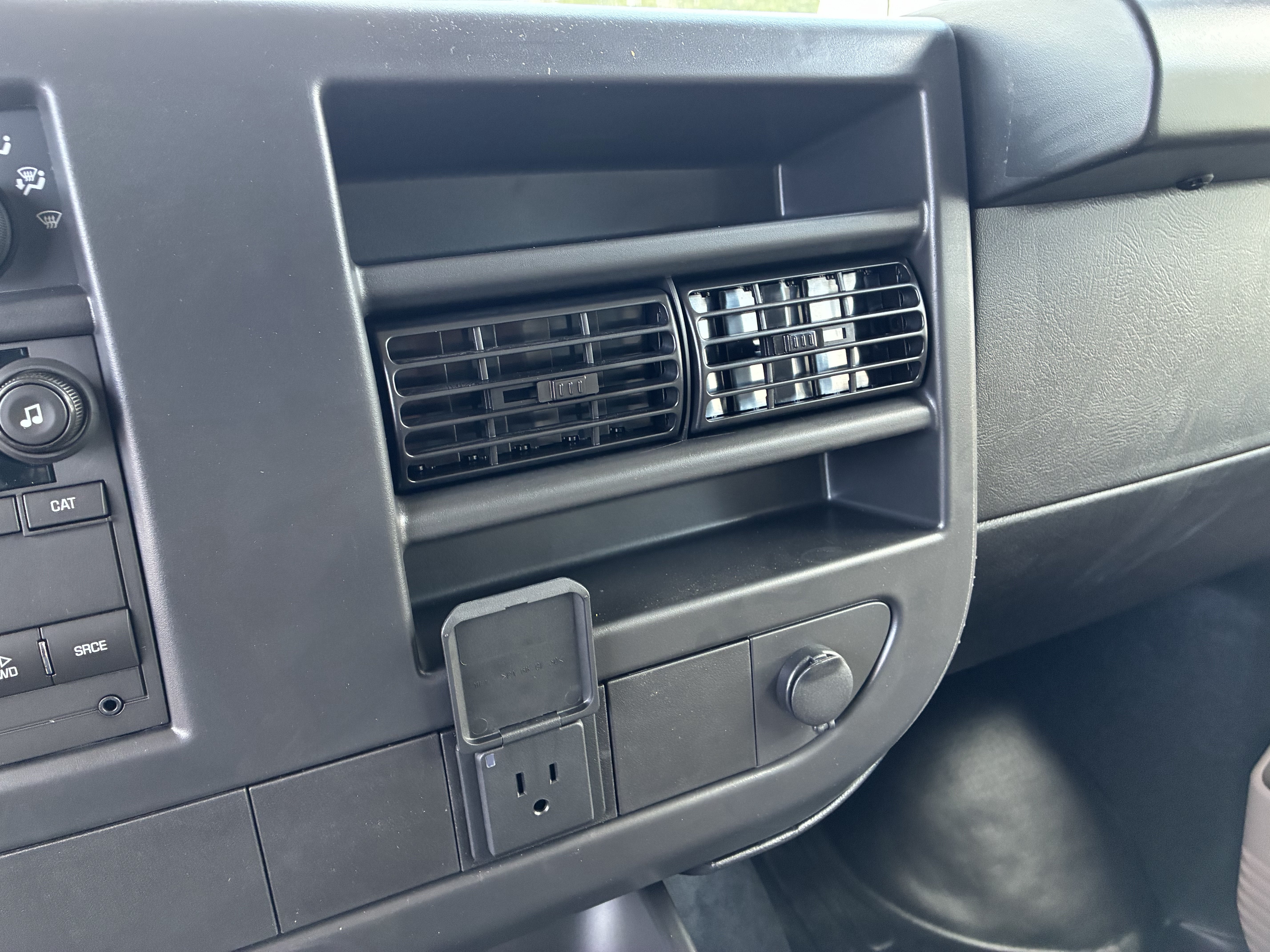 New 2026 Chevrolet Express 2500 w/ Driver Convenience Package RWD image 32