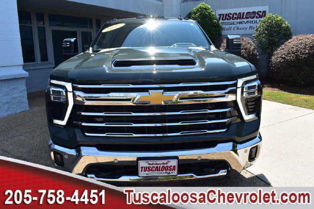 Used 2025 Chevrolet Silverado 2500 LTZ w/ LTZ Premium Package AWD/4WD image 4