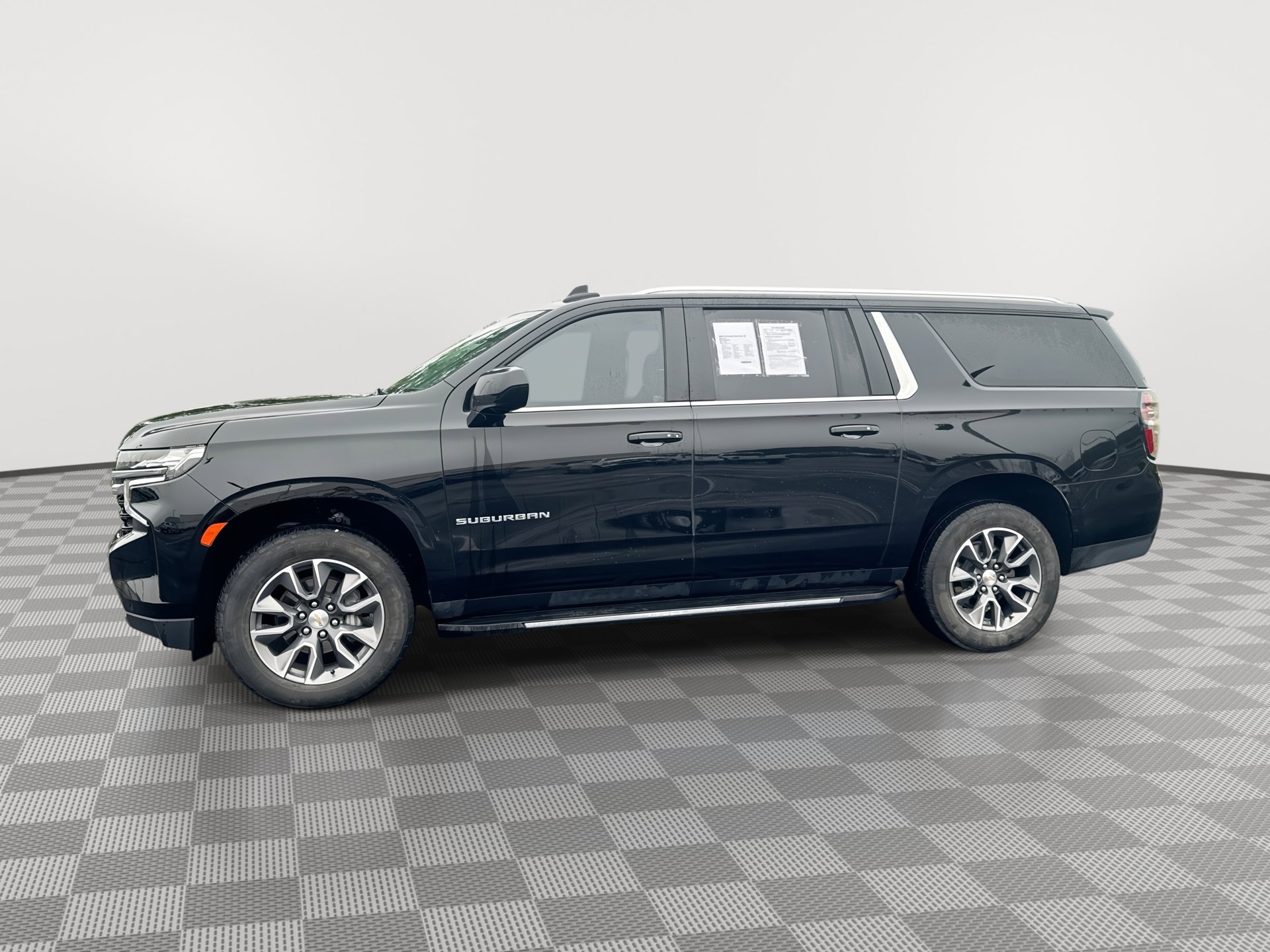 Certified 2024 Chevrolet Suburban LS RWD image 1