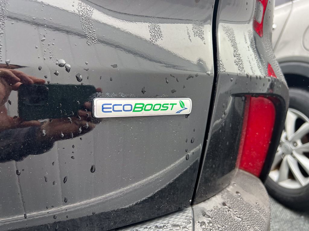 Used 2020 Ford Escape SE image 3