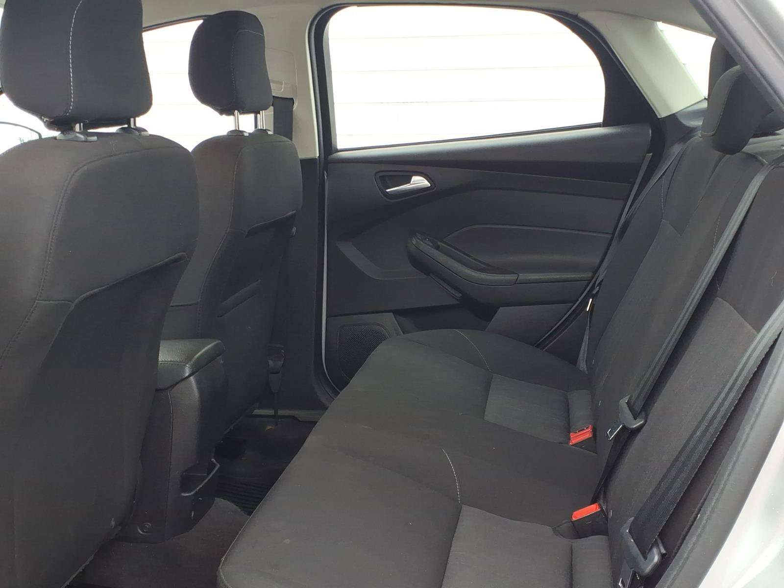 Used 2018 Ford Focus SE FWD image 10