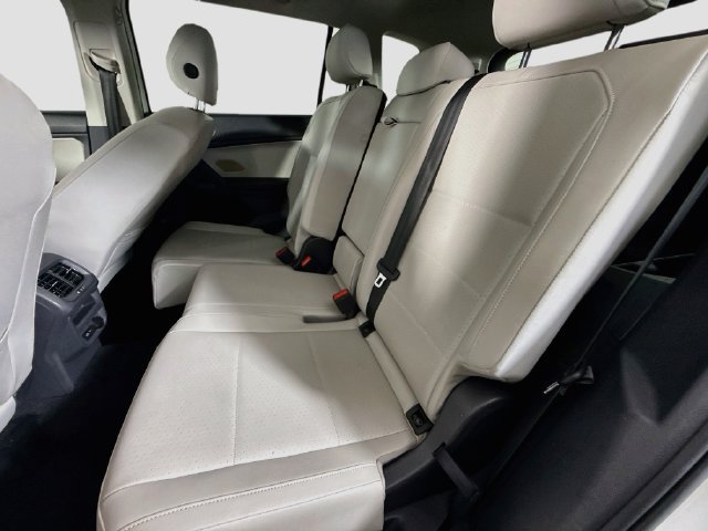 Used 2021 Volkswagen Tiguan SEL FWD image 24