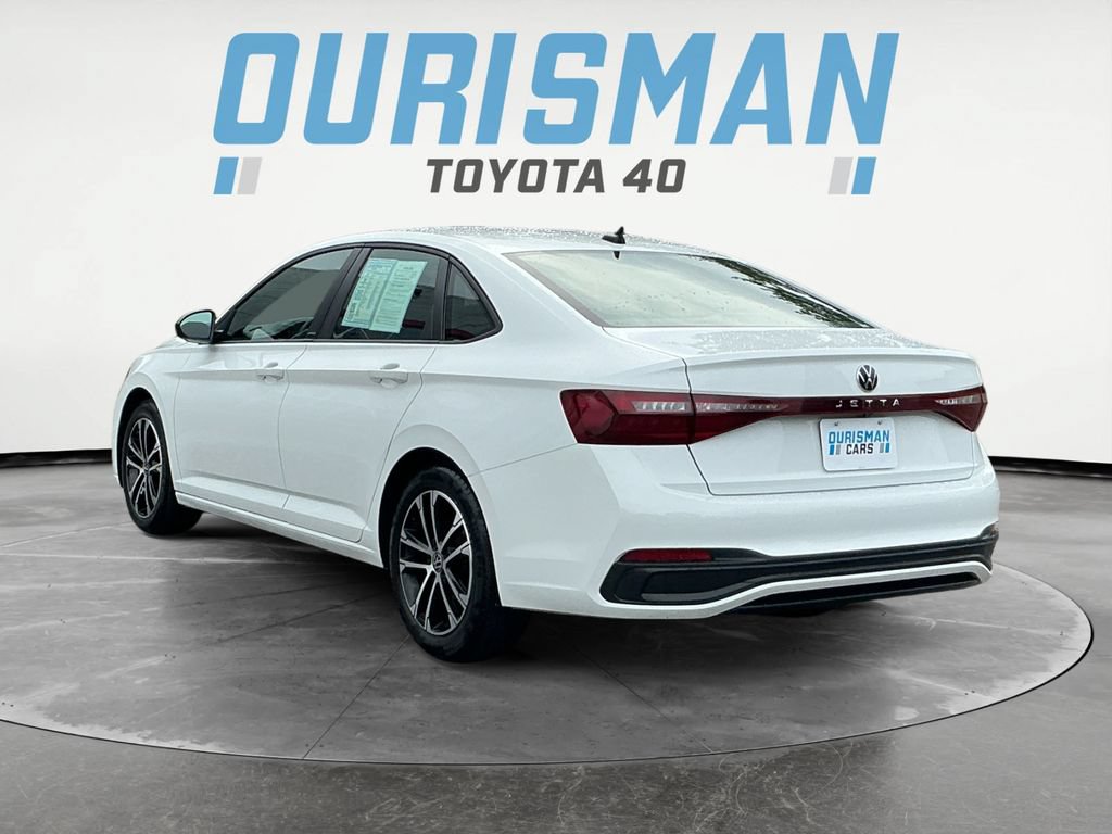 Used 2025 Volkswagen Jetta Sport FWD image 5