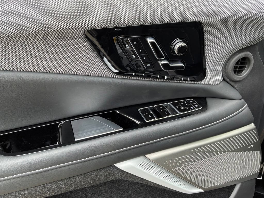 New 2027 Cadillac Optiq Luxury AWD/4WD image 22