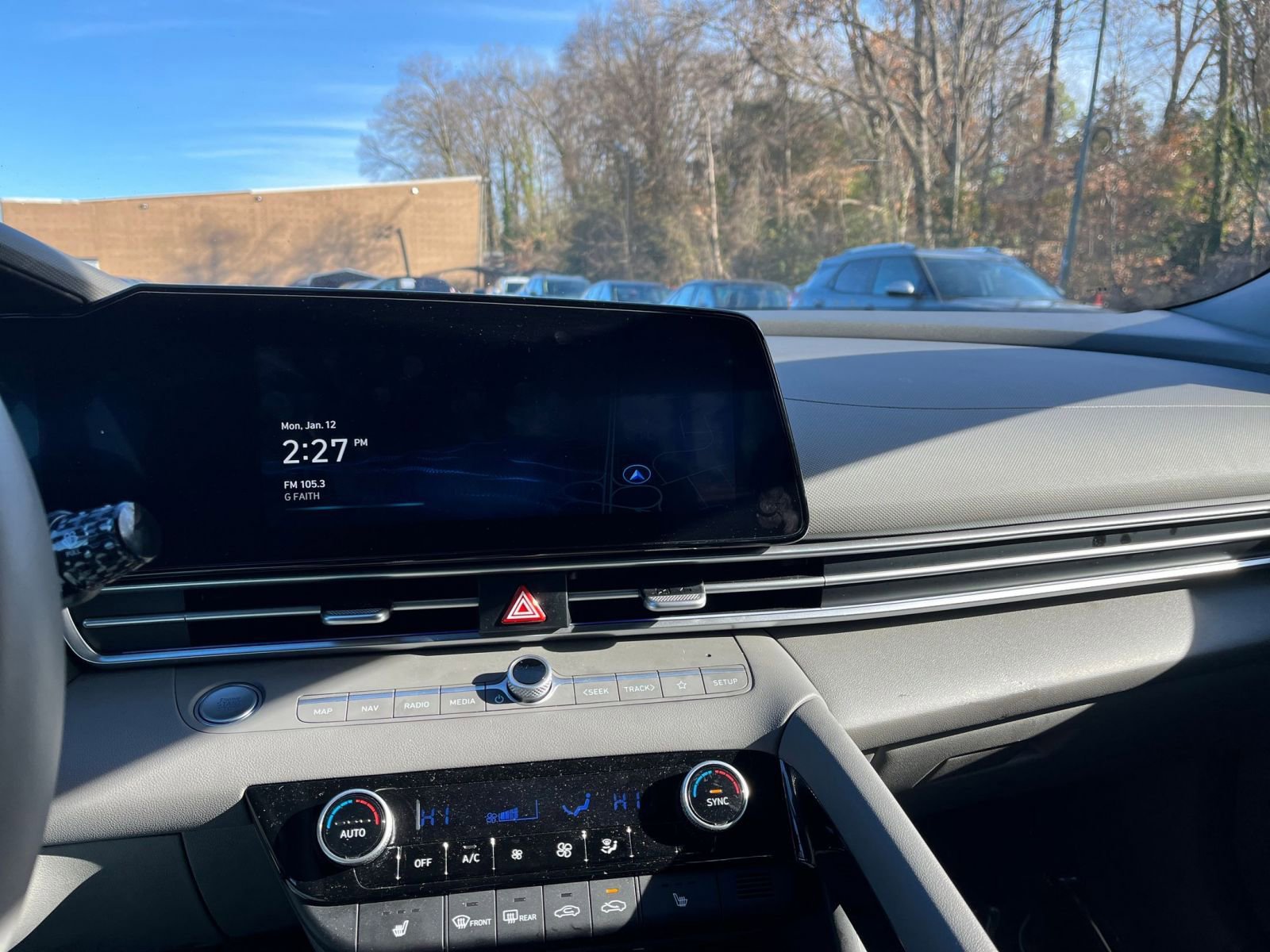 Used 2025 Hyundai Elantra SEL image 18