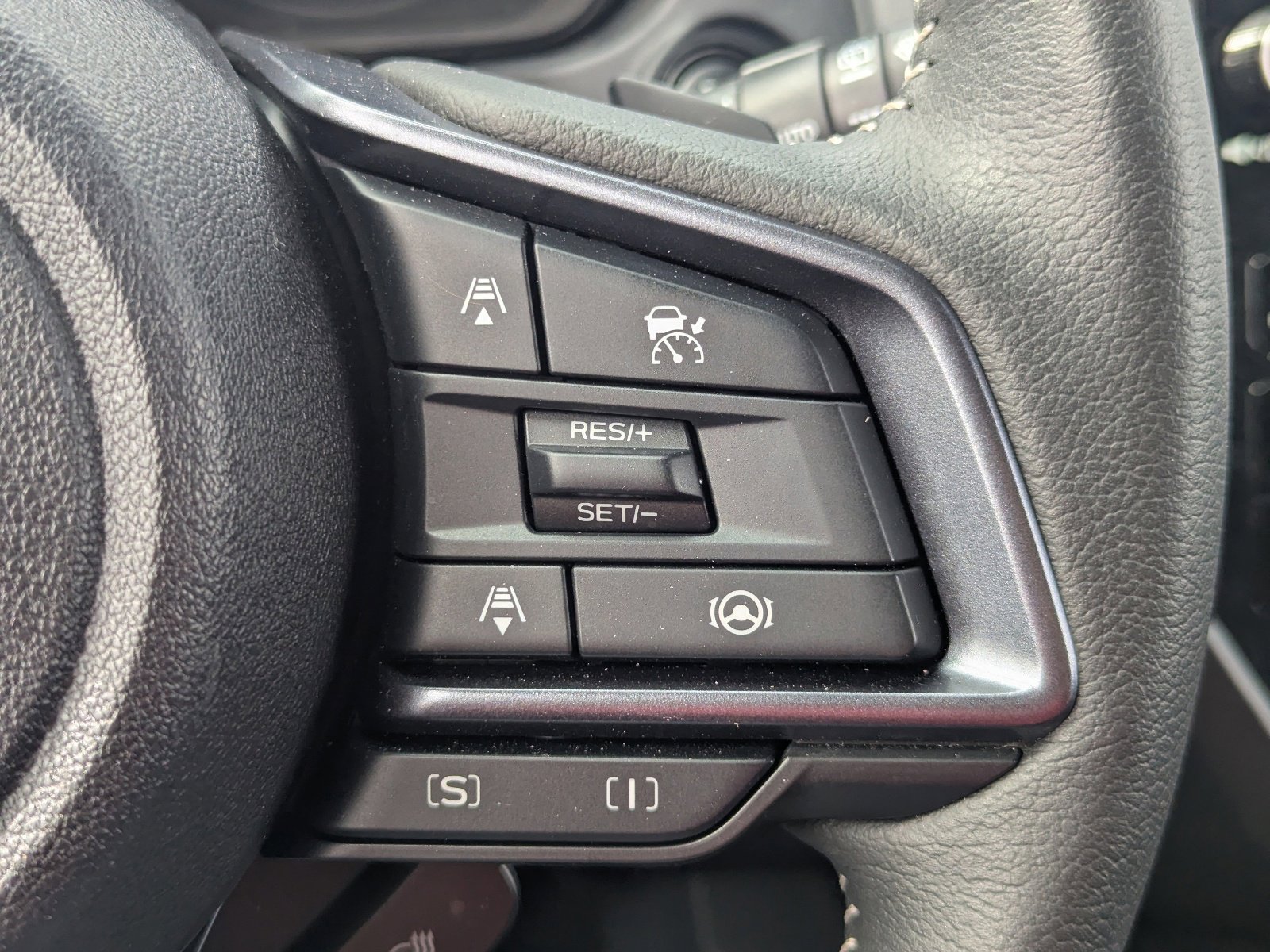 Certified 2025 Subaru Forester Limited image 26