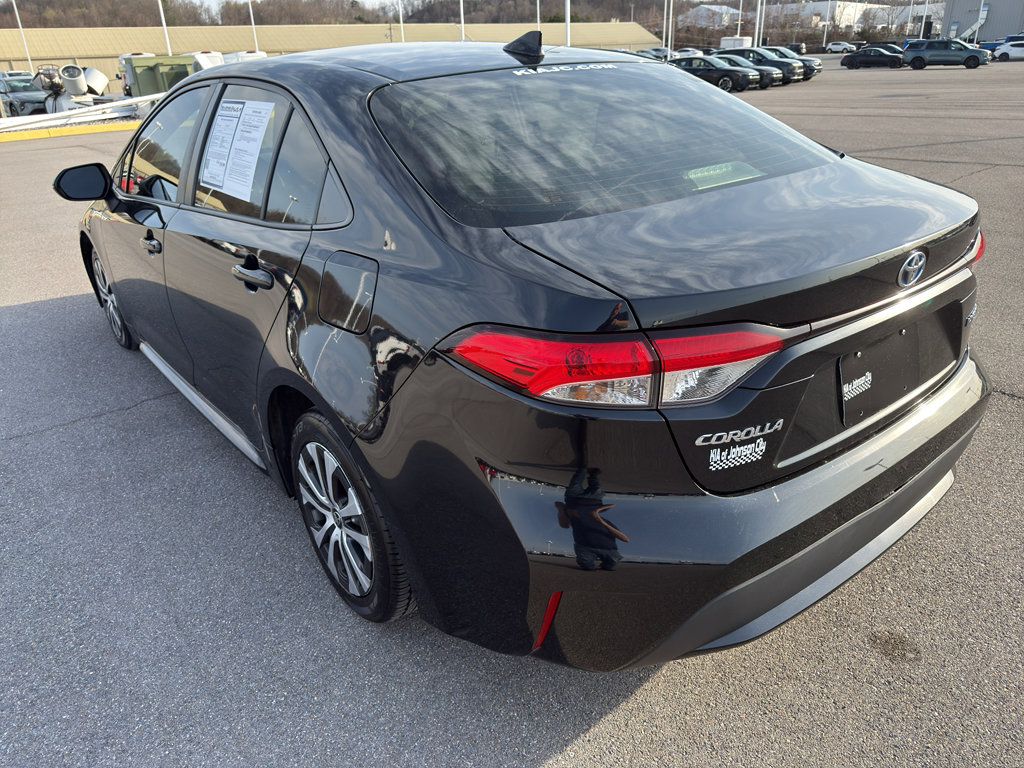 Used 2022 Toyota Corolla LE FWD image 3