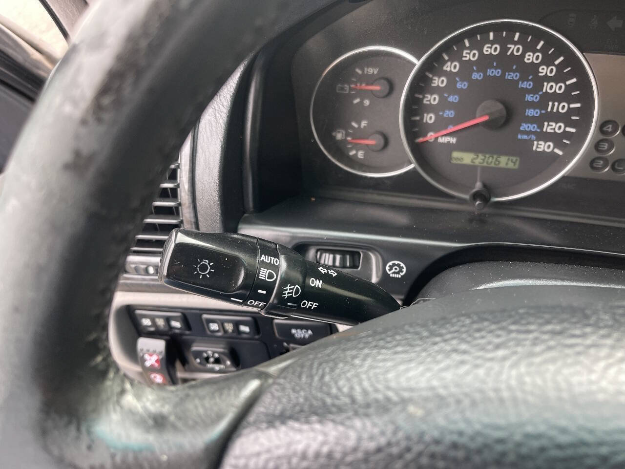 Used 2004 Toyota Land Cruiser AWD/4WD image 26