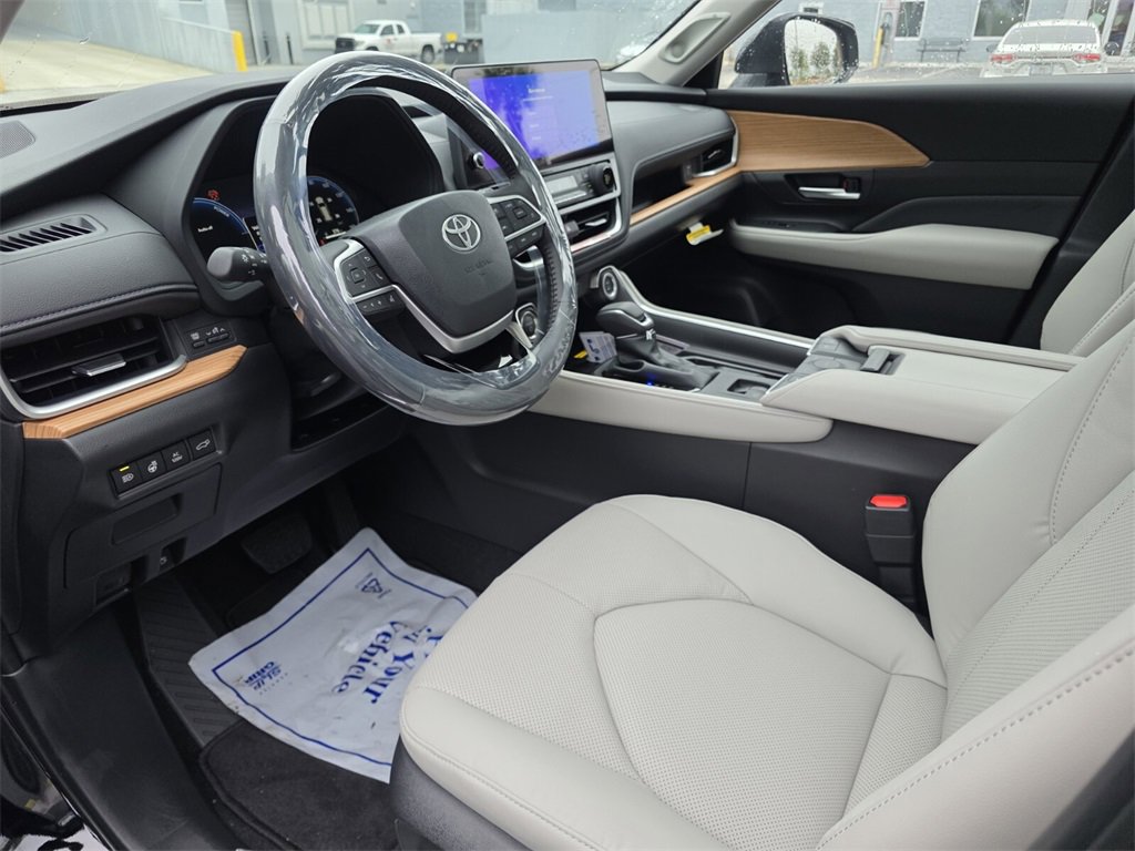 New 2026 Toyota Grand Highlander Limited image 27