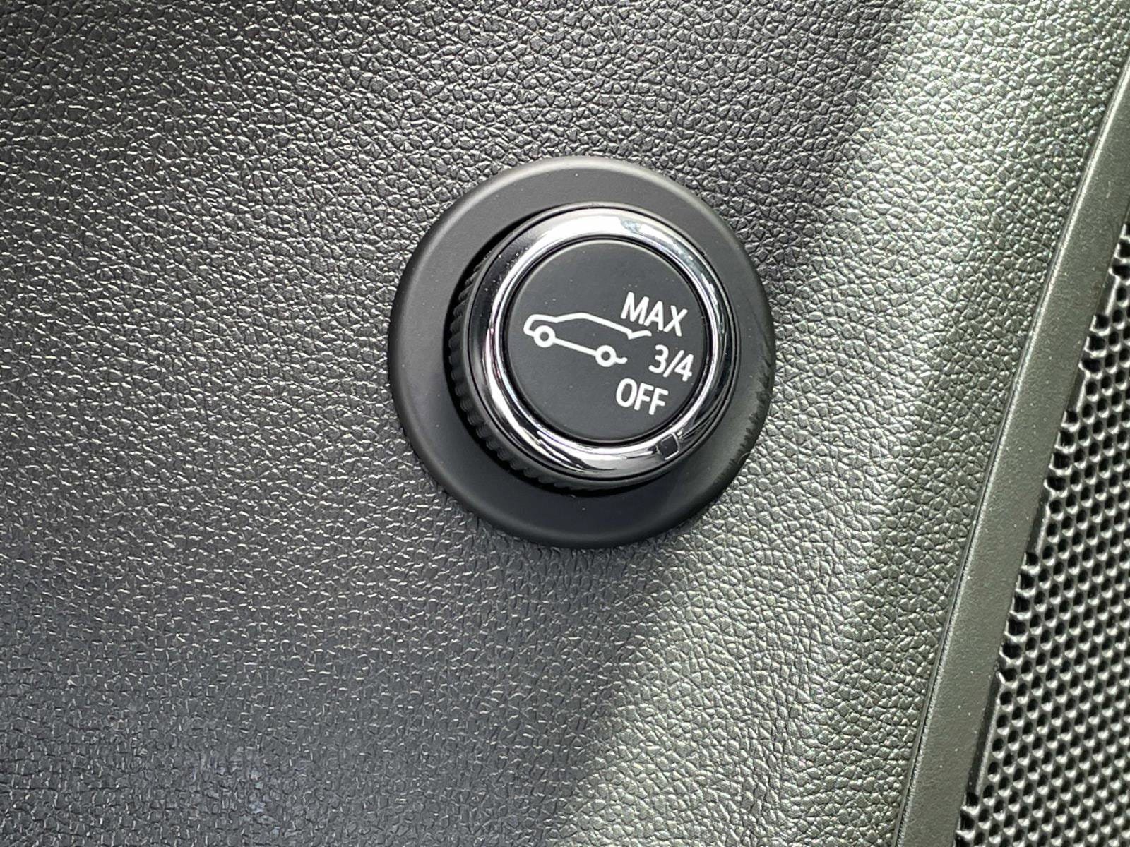 Used 2023 Buick Envision Essence FWD image 18