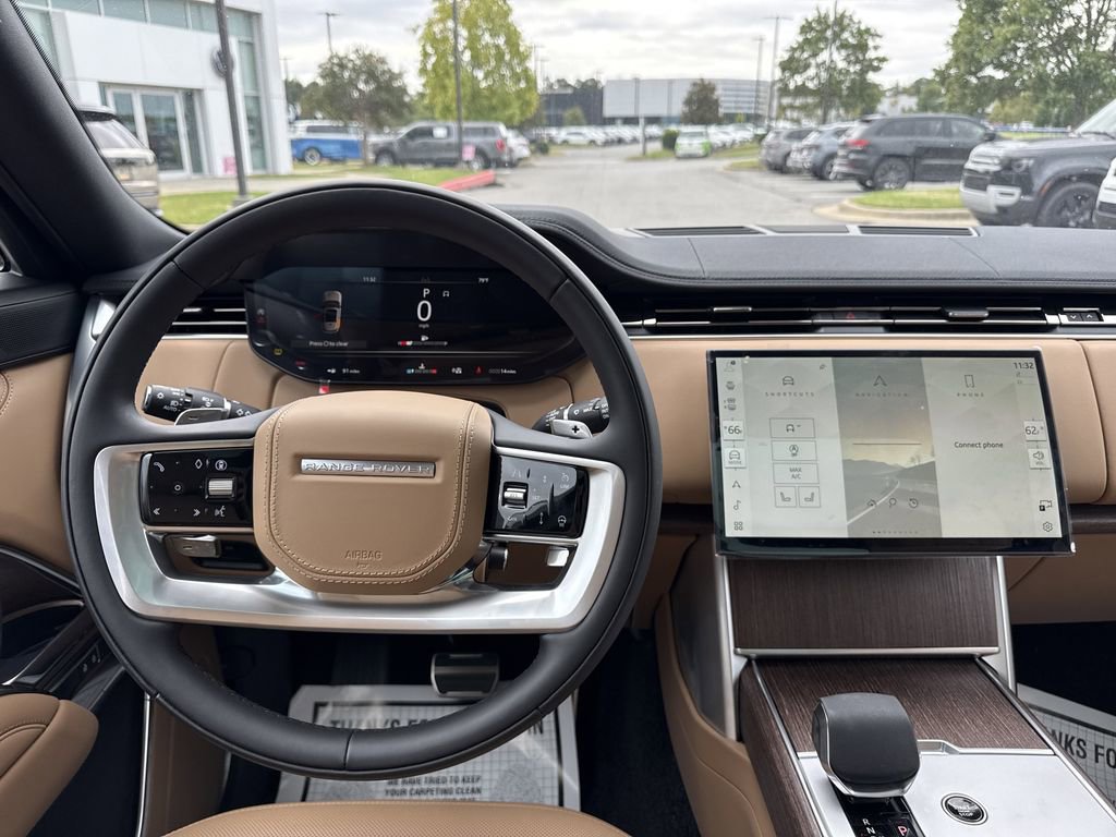 New 2025 Land Rover Range Rover Long Wheelbase SE image 4
