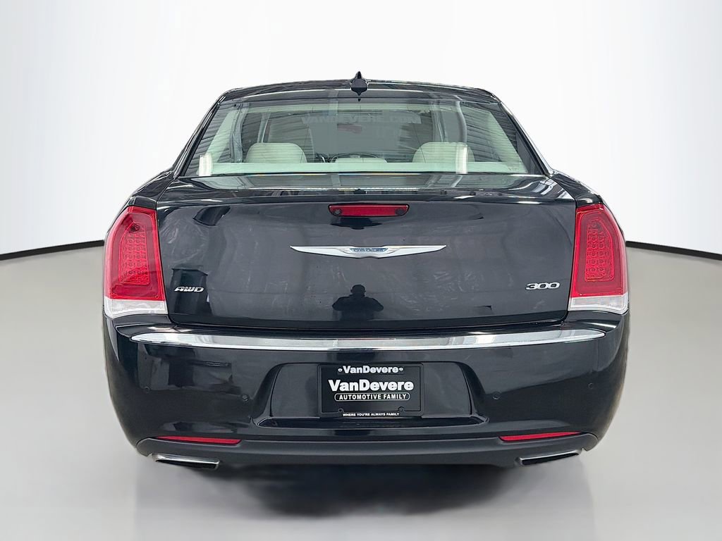 Used 2016 Chrysler 300 Limited image 8