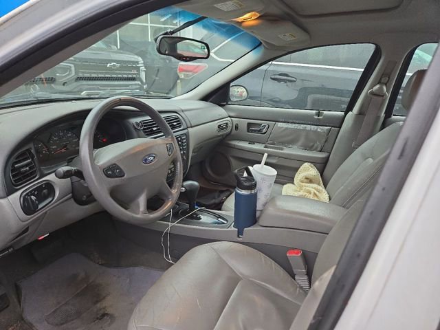 Used 2002 Ford Taurus SEL image 2