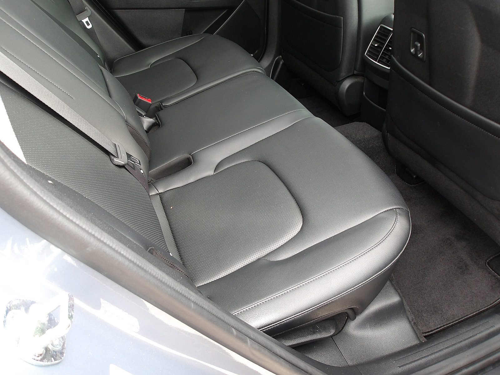 Used 2025 Kia Sportage EX w/ Premium Package image 11