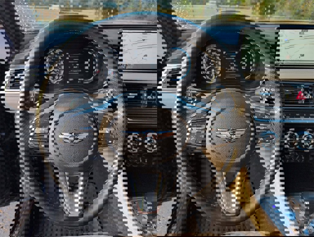 Used 2022 Genesis G70 3.3T image 25