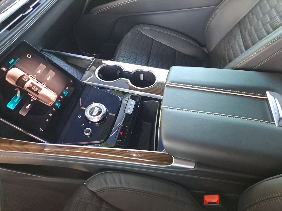 Certified 2026 Cadillac Escalade ESV Platinum Sport w/ LPO, ONYX Package image 31