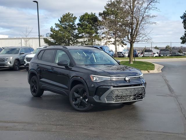 New 2026 Volkswagen Taos SE FWD image 1