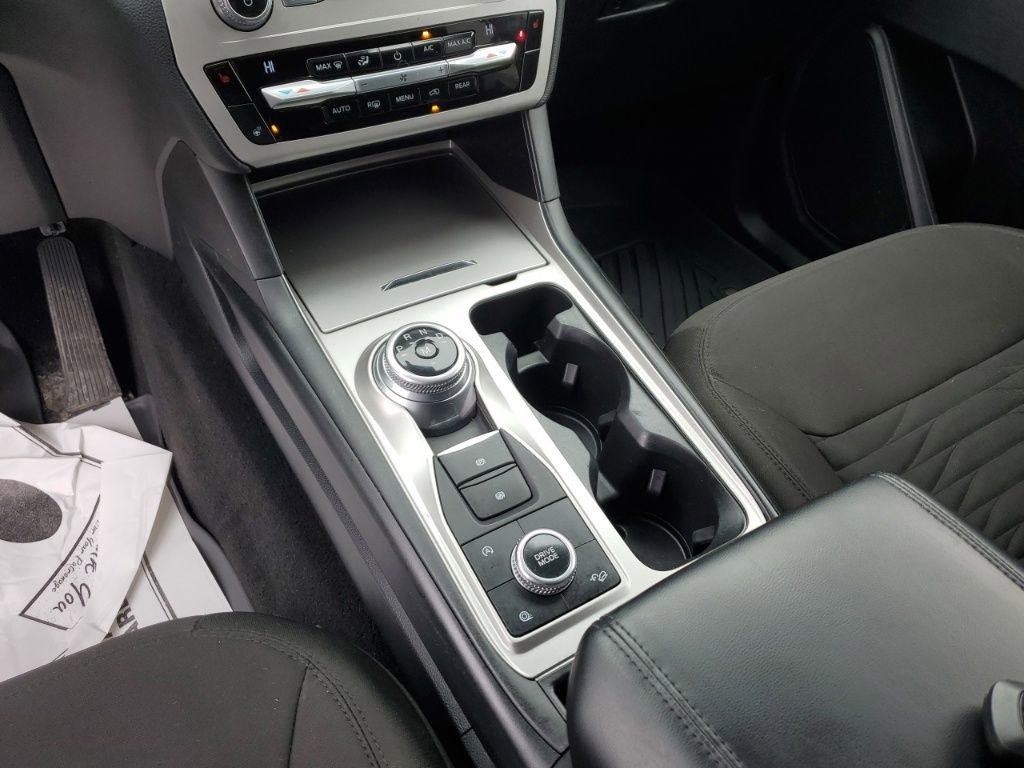 Used 2020 Ford Explorer XLT w/ Comfort Package image 20
