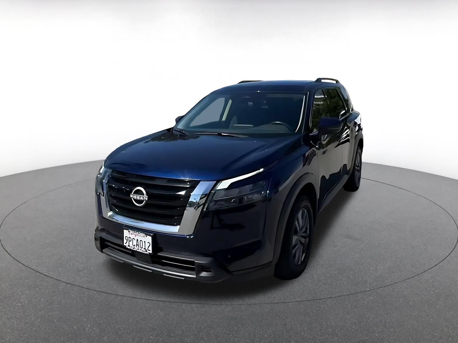 Used 2025 Nissan Pathfinder SV AWD/4WD image 6